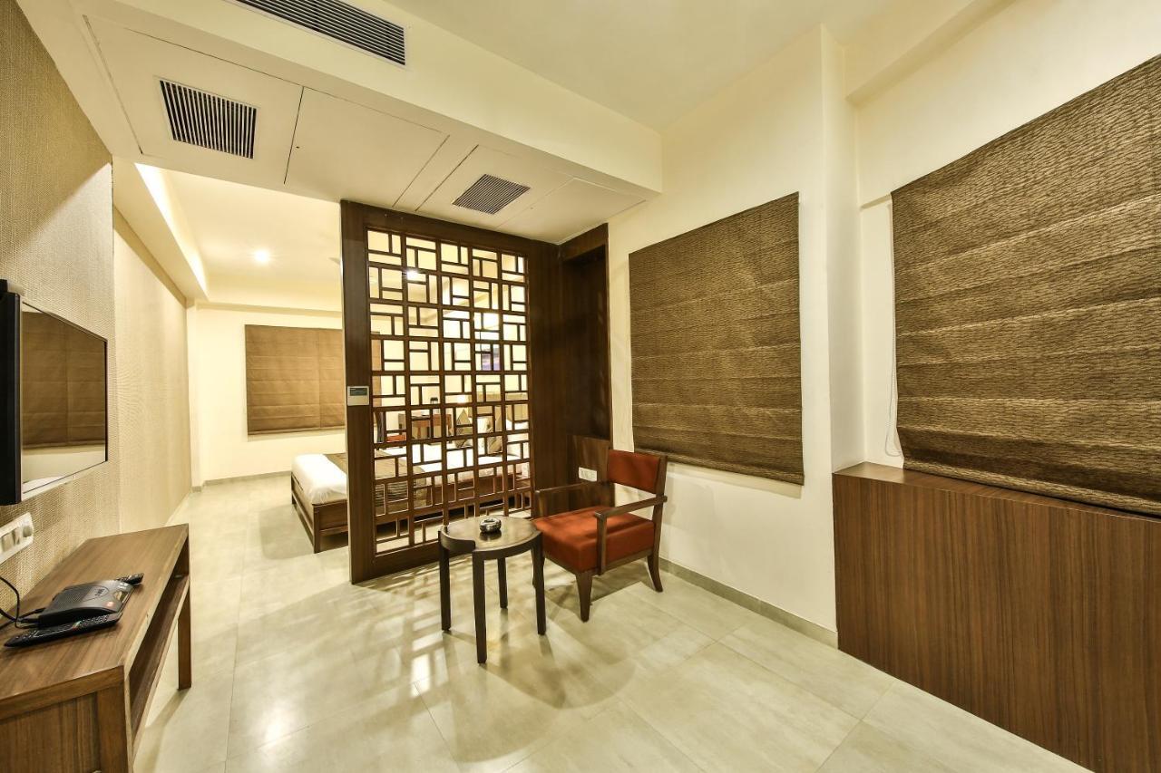 Fabhotel Flora Vastral อาเมดาบัด ภายนอก รูปภาพ