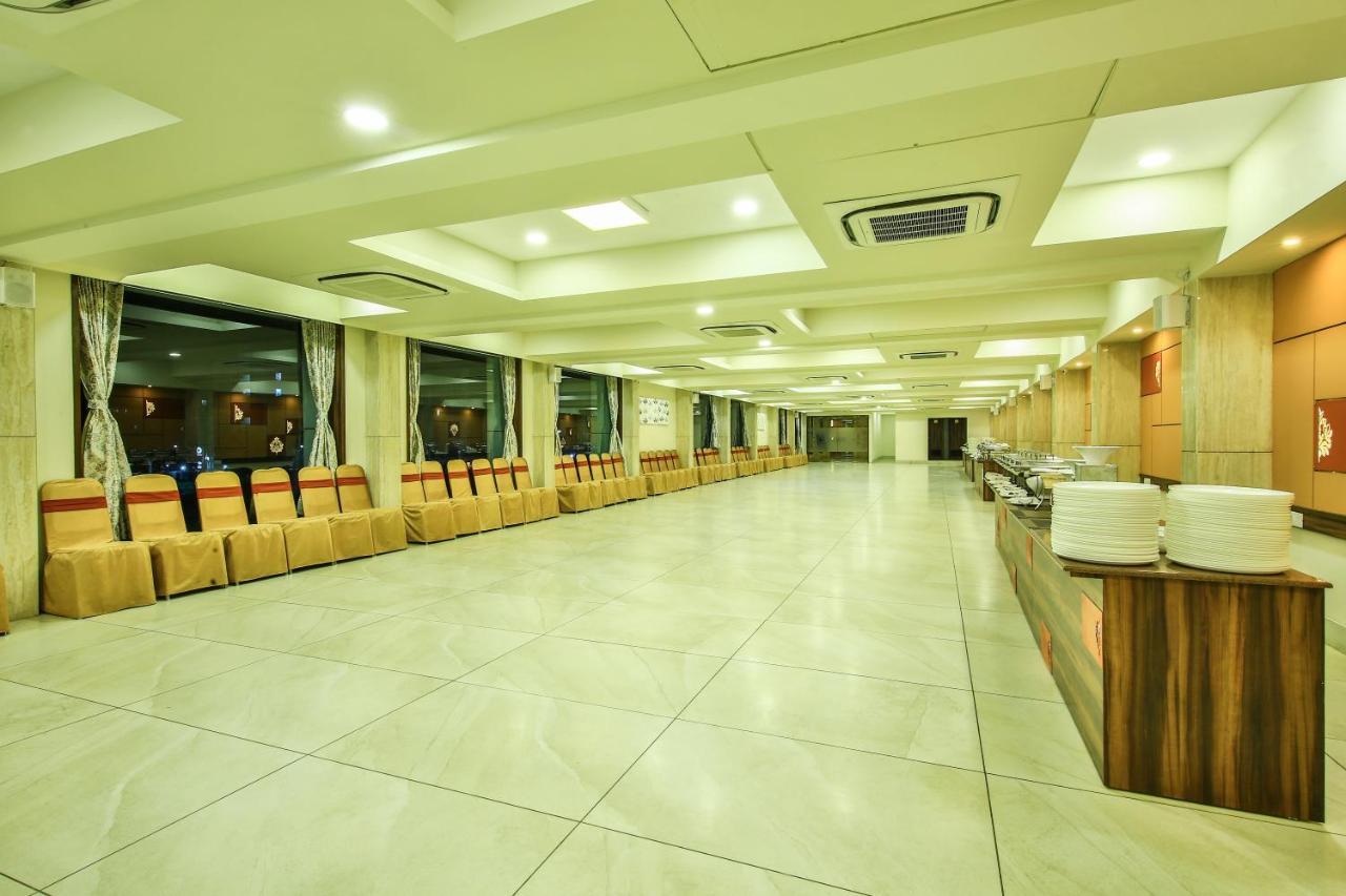 Fabhotel Flora Vastral อาเมดาบัด ภายนอก รูปภาพ