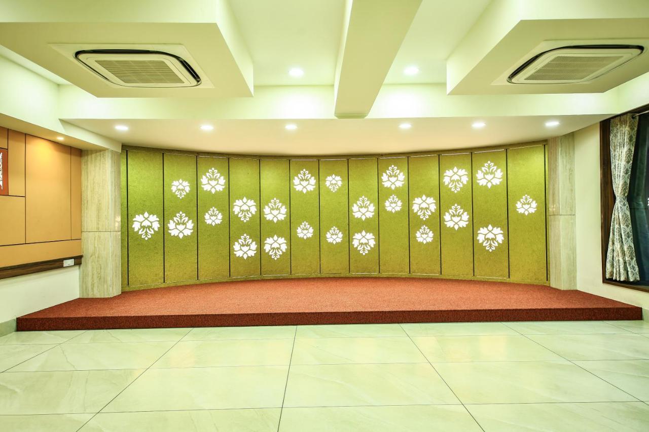 Fabhotel Flora Vastral อาเมดาบัด ภายนอก รูปภาพ