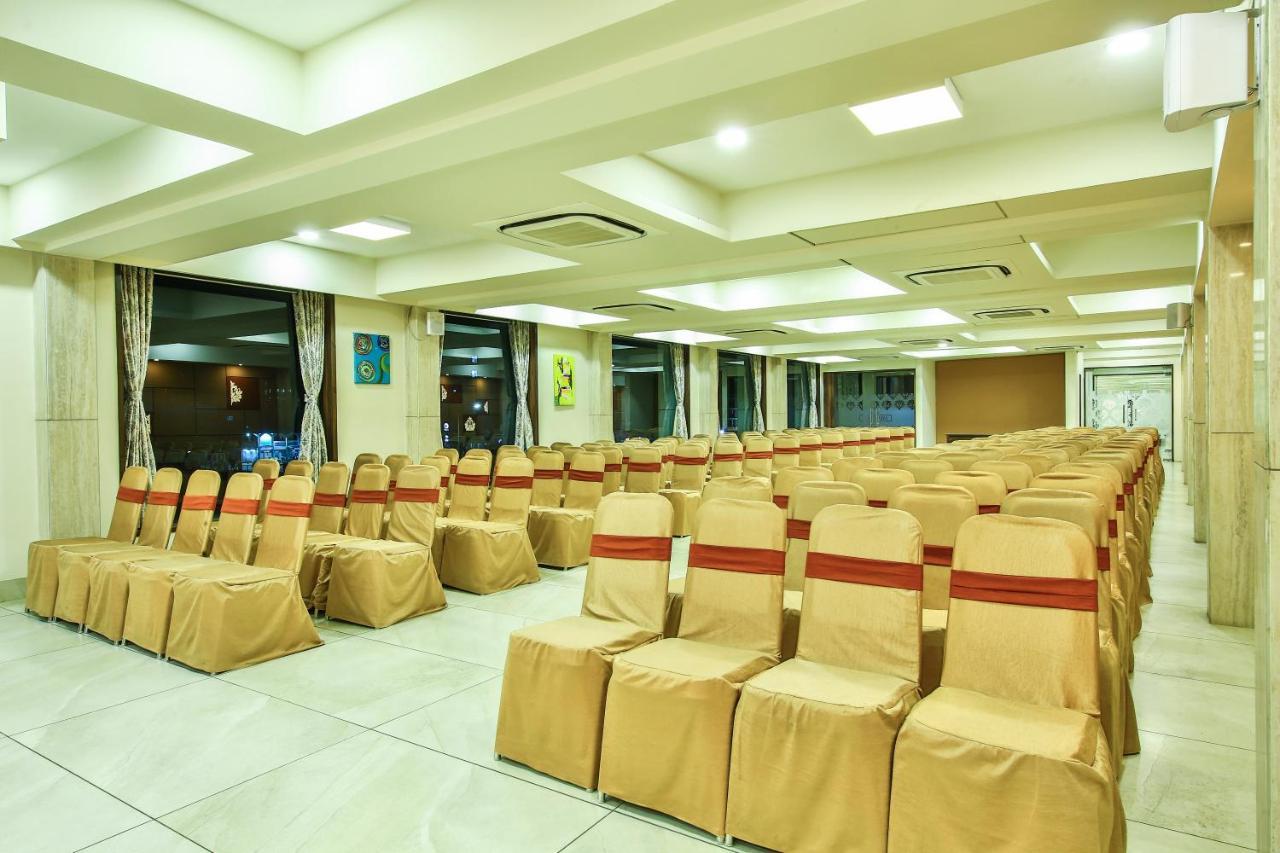 Fabhotel Flora Vastral อาเมดาบัด ภายนอก รูปภาพ