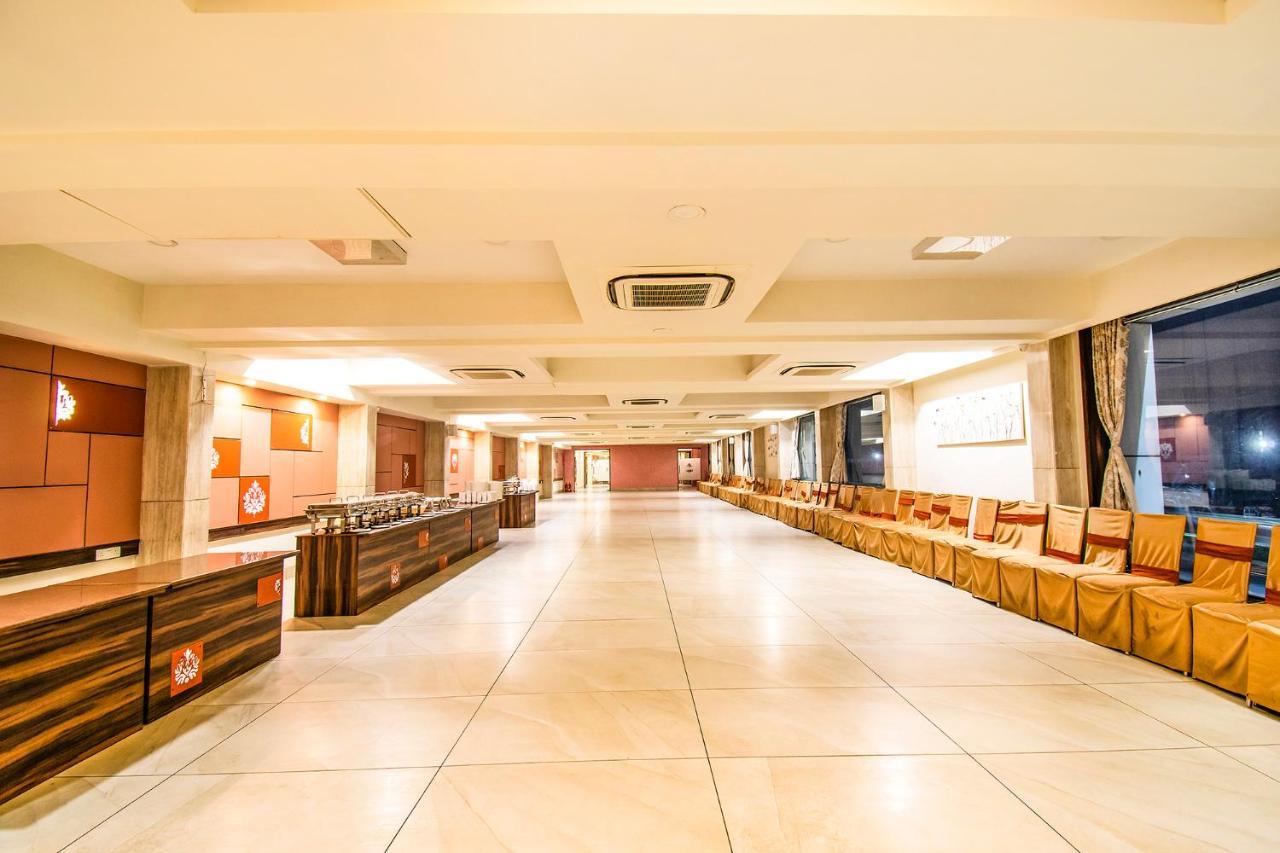 Fabhotel Flora Vastral อาเมดาบัด ภายนอก รูปภาพ