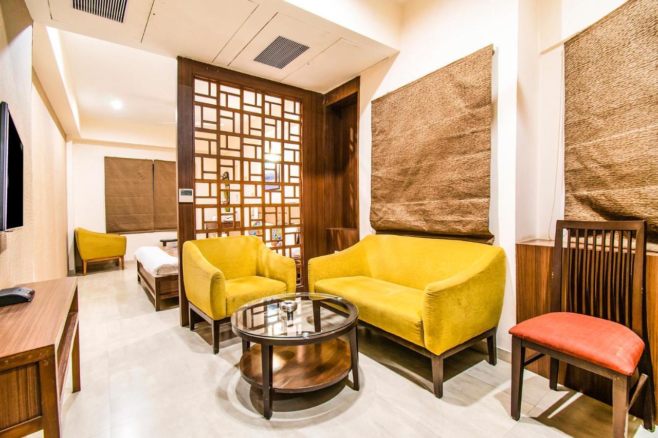 Fabhotel Flora Vastral อาเมดาบัด ภายนอก รูปภาพ
